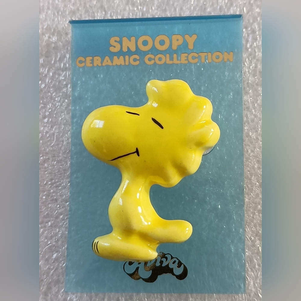Vtg MCM Aviva Woodstock Ceramic Collection Peanuts Lapel Pin 1970s New NOS MOC